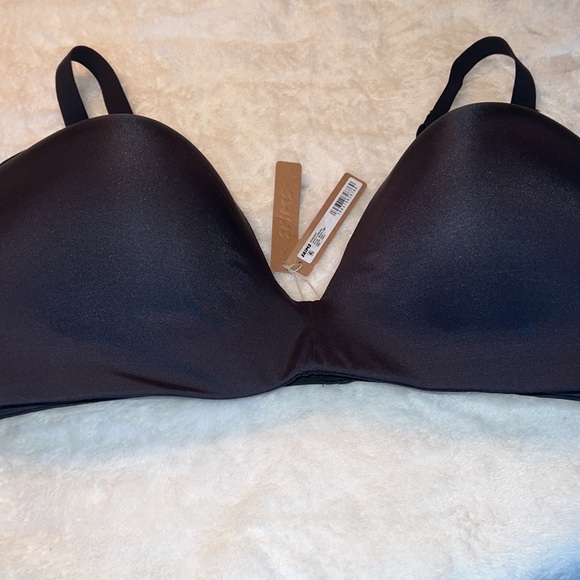 NWT SKIMS wireless form t-shirt demi bra - Picture 5 of 8